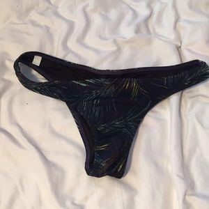 Palm frawn VS itsy bikini bottoms