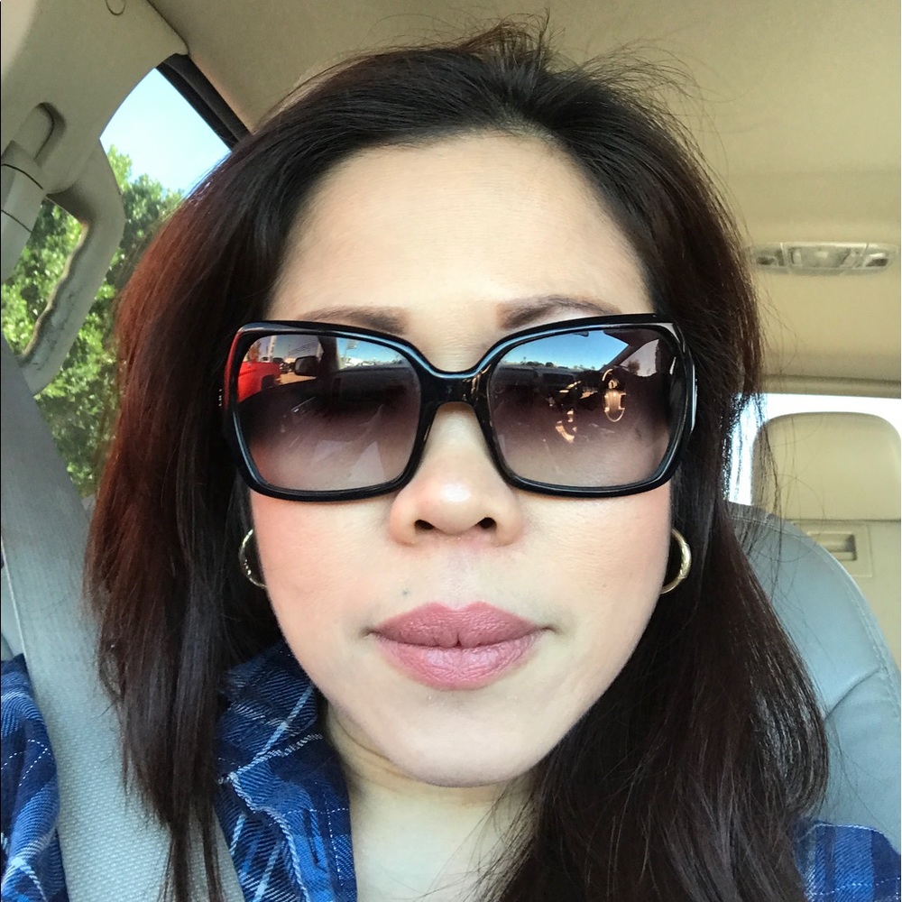 Meet your Posher, Merly