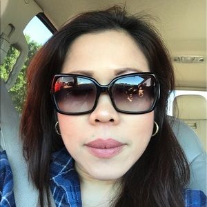 Meet your Posher, Merly