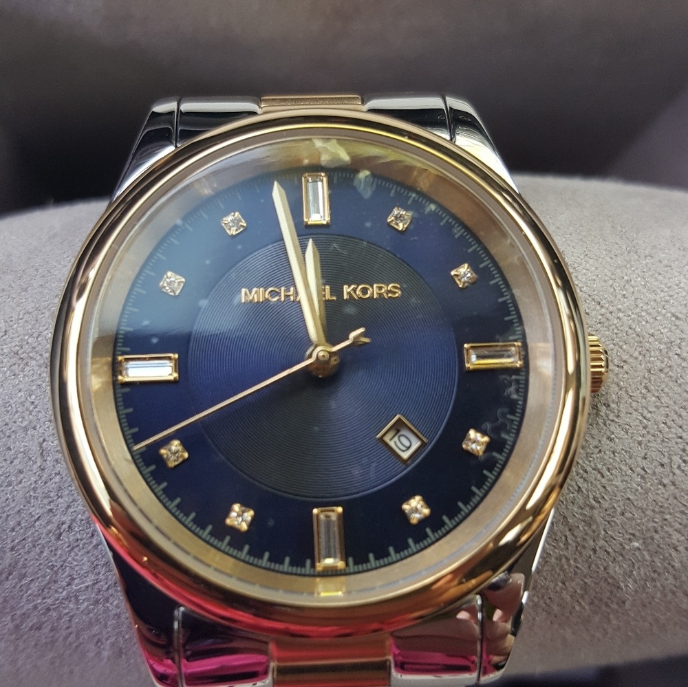 Michael Kors women Gold watch - Picture 2 of 6