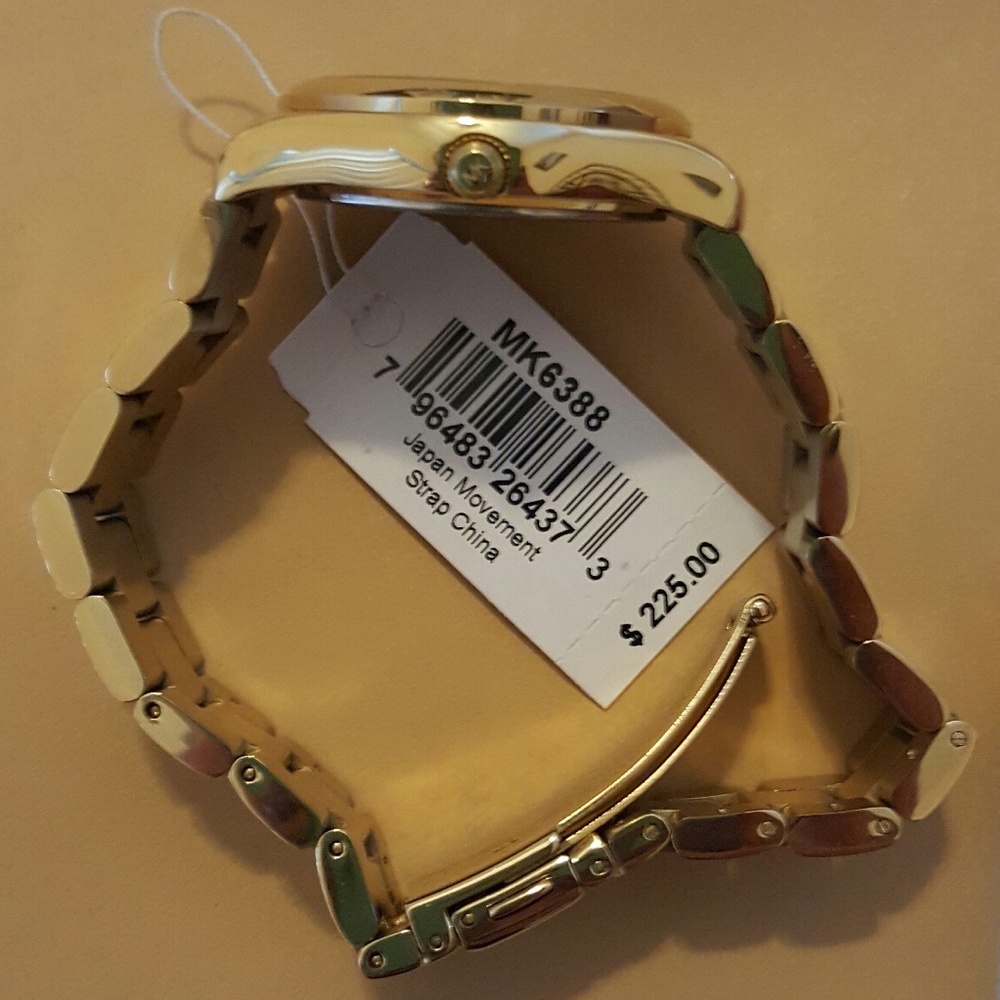 Michael Kors women Gold watch - Picture 3 of 6