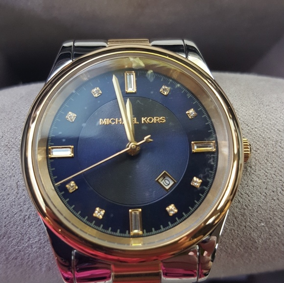 Michael Kors women Gold watch - Picture 2 of 6