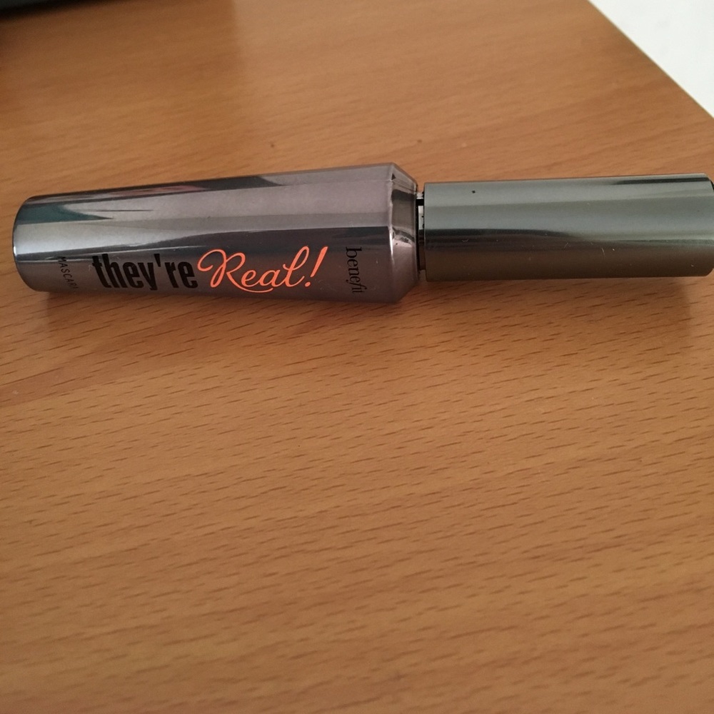 Benefit they're real mascara