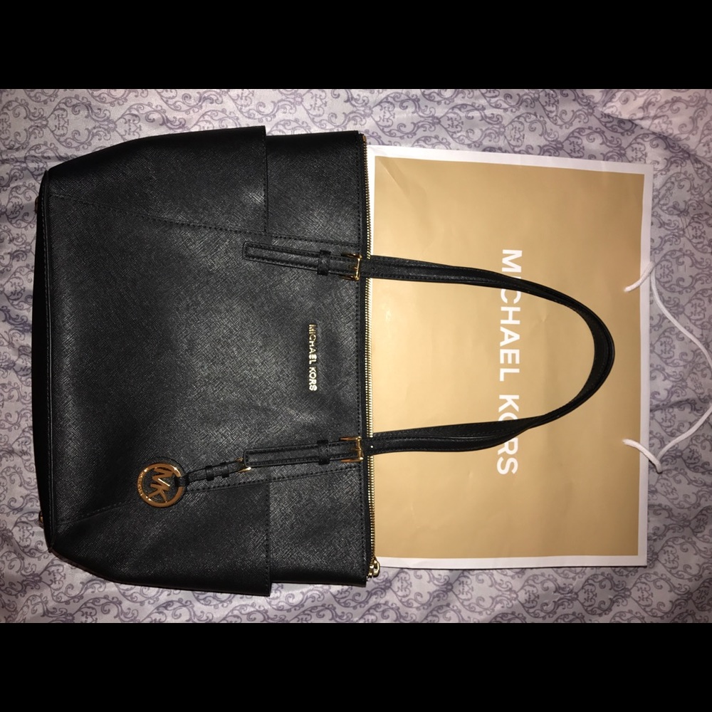 Michael Kors Jet set zip top tote - Picture 1 of 8