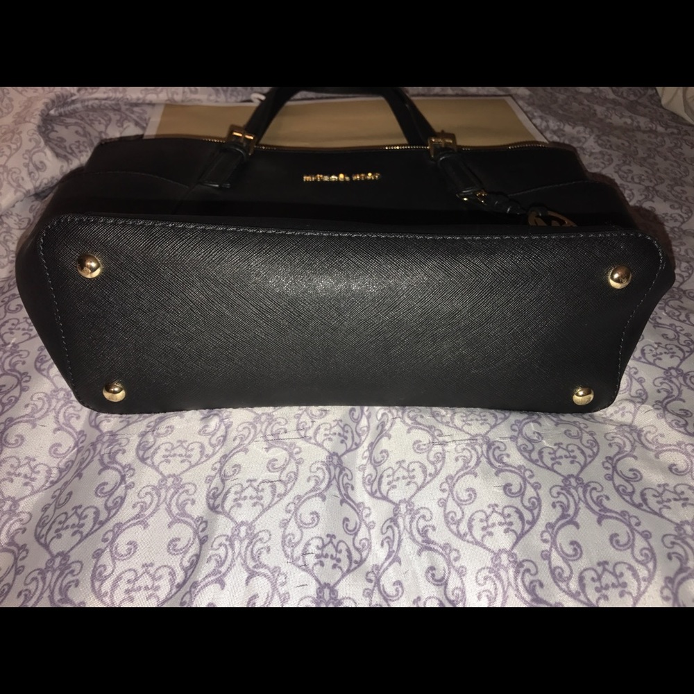 Michael Kors Jet set zip top tote - Picture 6 of 8