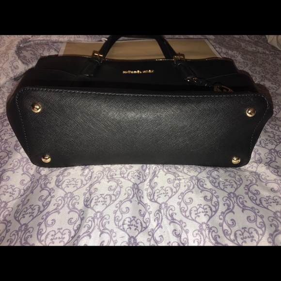 Michael Kors Jet set zip top tote - Picture 6 of 8