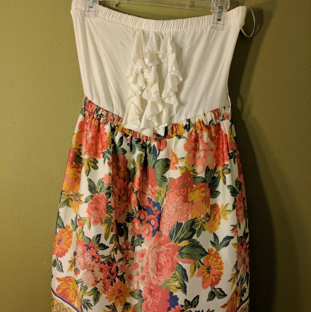 Floral strapless dress