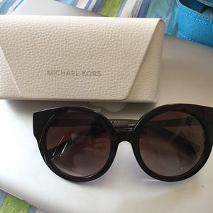 Brand NEW Michael Kors sunglasses 😎