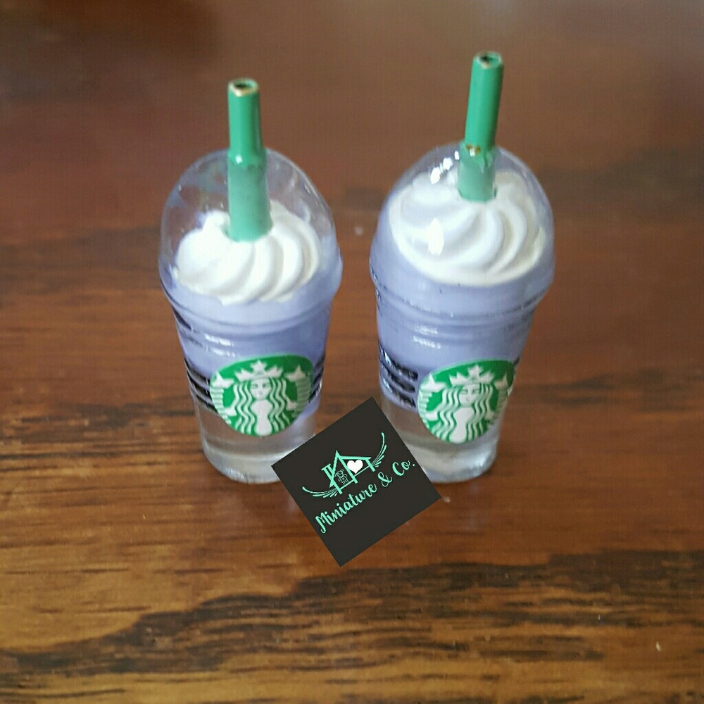 Miniature dollhouse Purple Frappuccino Cofee Straw