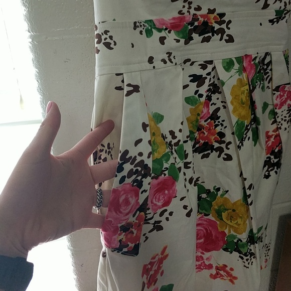 Floral strapless dress - Picture 4 of 4