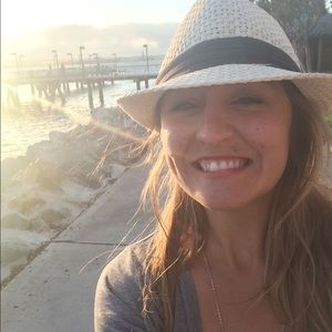 Meet your Posher, Cristina