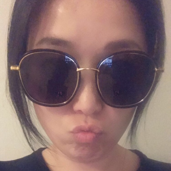 Hi I'm Jen😍Welcome to my closet💖 - Picture 5 of 7