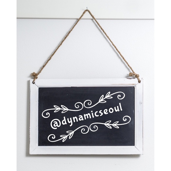 Hi I'm Jen😍Welcome to my closet💖 - Picture 4 of 7