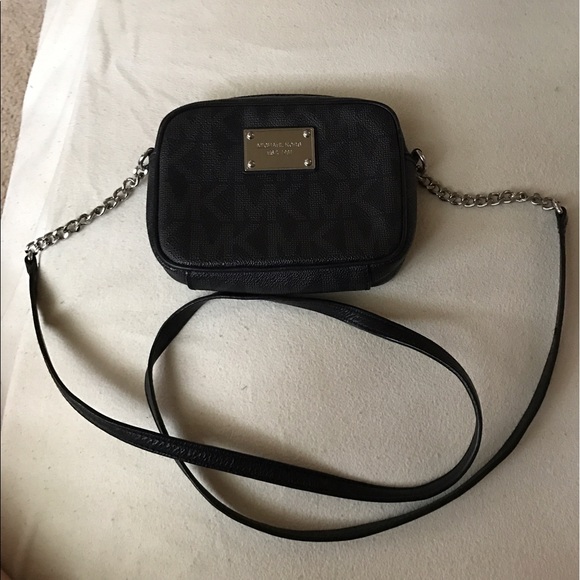 Michael Kors Handbags - Michael Kords black cross body
