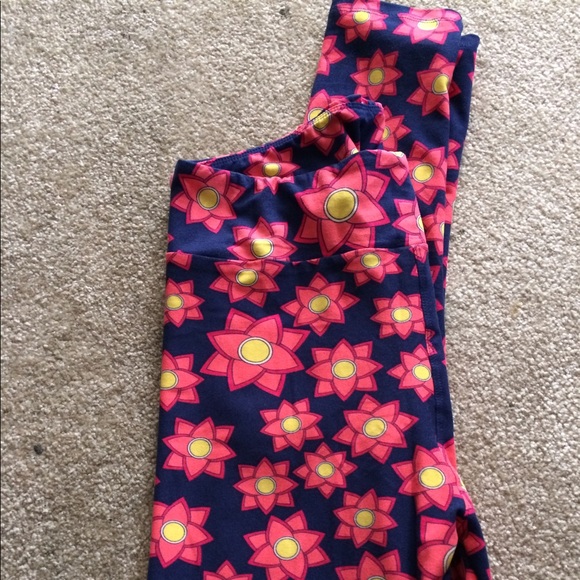 LuLaRoe Pants - Lularoe TC leggings star / flower pattern
