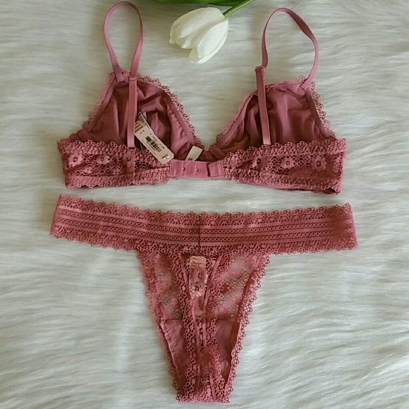 $30Beautiful Set Vs Bralette size S &Thong size M - Picture 4 of 5