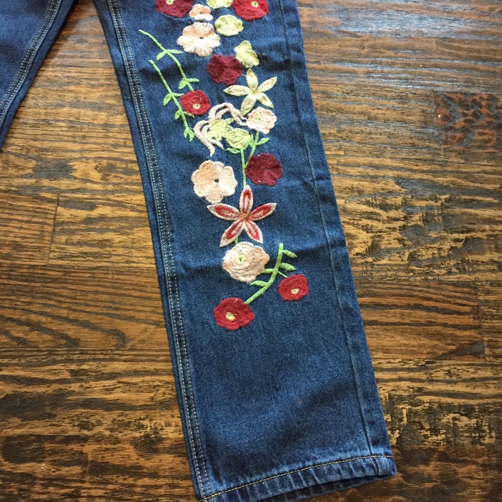 Boyfriend Style Embroidered Jeans by Nymph - NWT - Picture 6 of 6