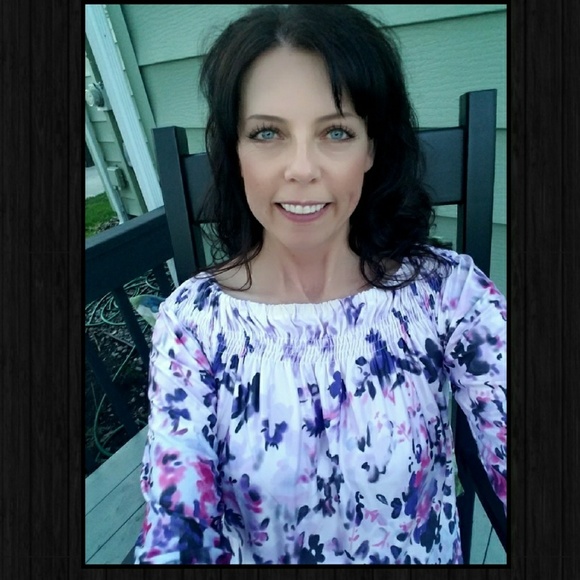 🎉HP X 2🎉💜HEATHER IN LOVE OFF THE SHOULDER TOP - Picture 3 of 8