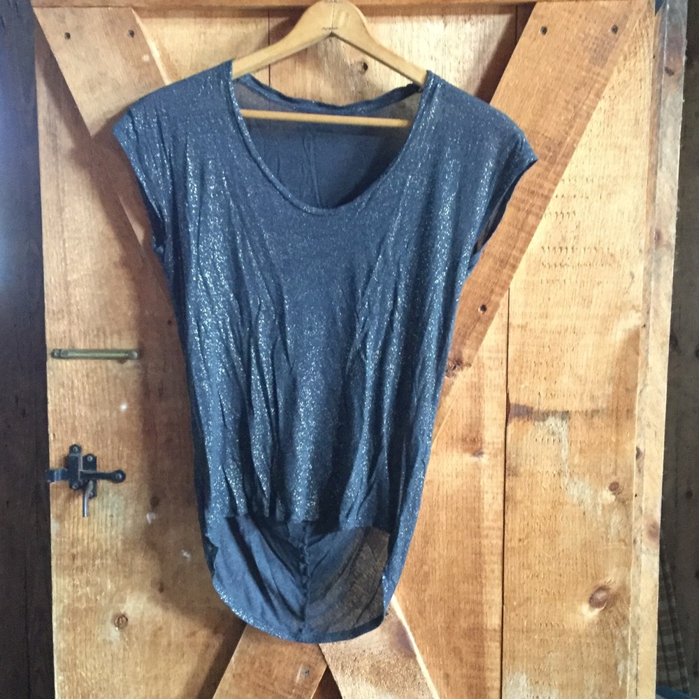 Beautiful shinny tee