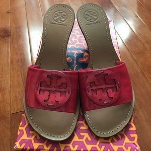 TORY BURCH! Very pretty pink!