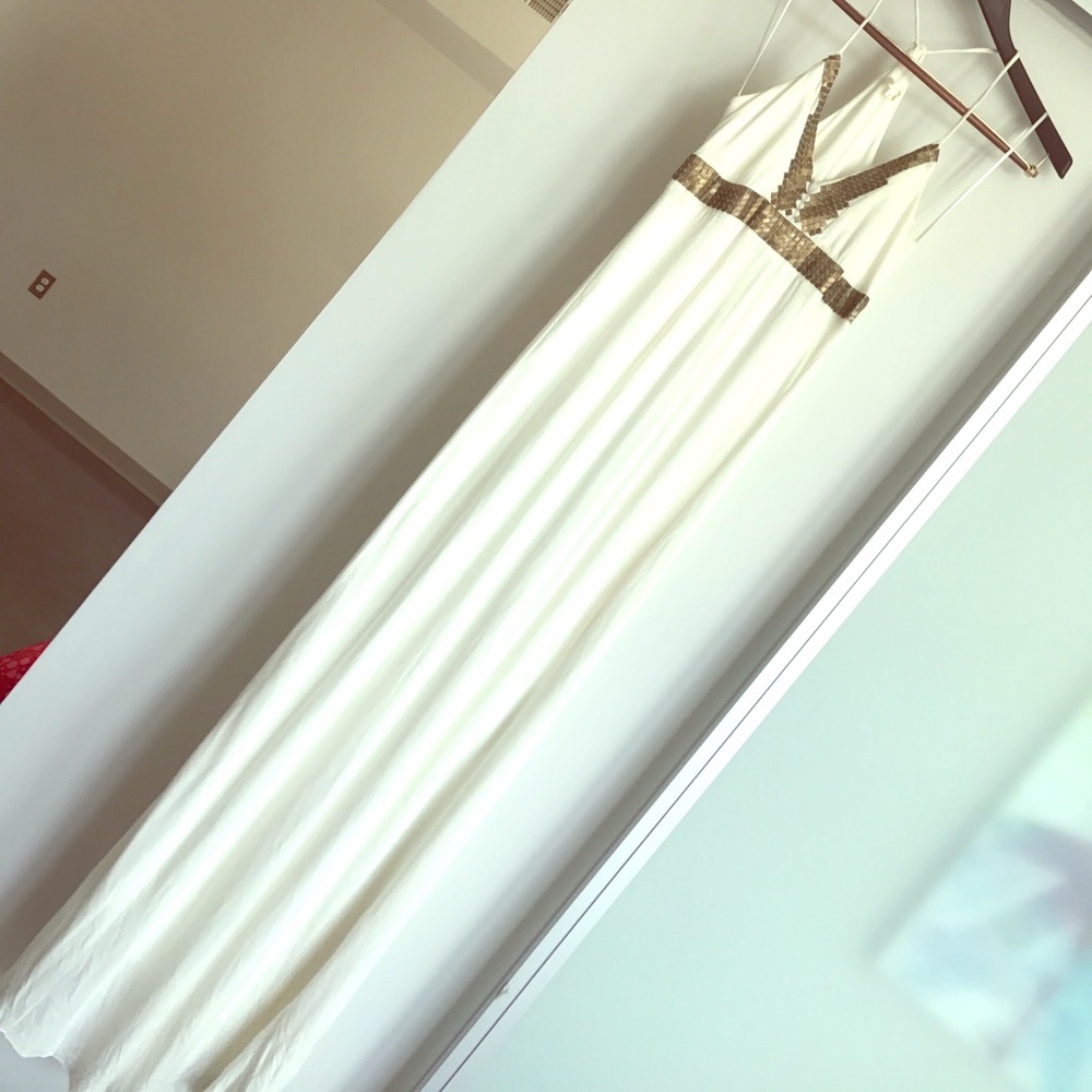 White maxi dress