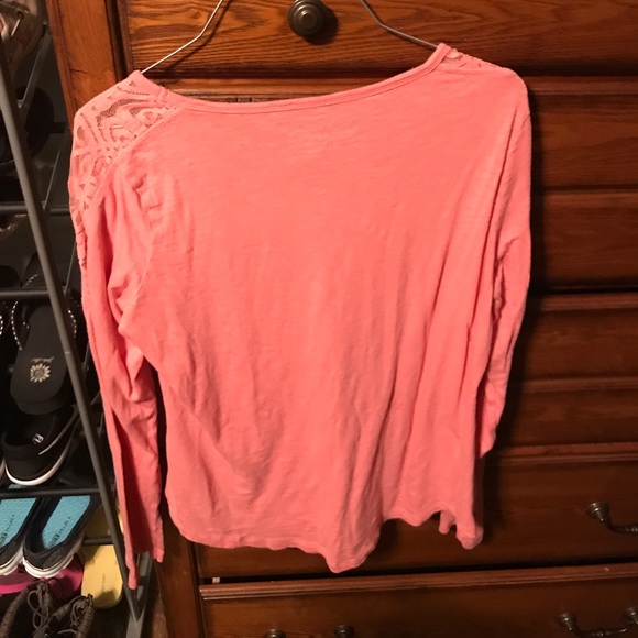 Large long sleeve coral shirt 👚 - Picture 3 of 3
