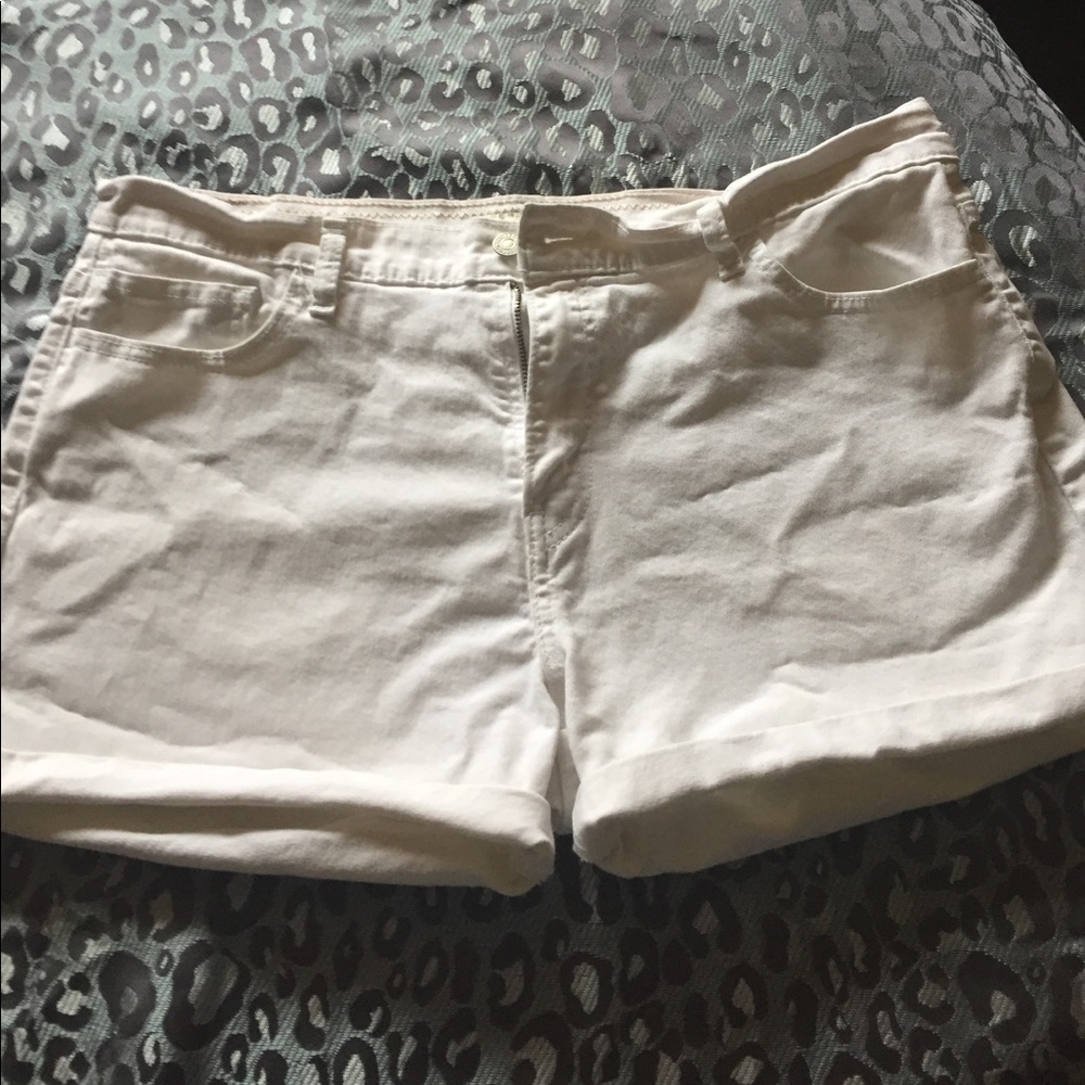 White Levi Jean shorts. Stretch, seemed roll
