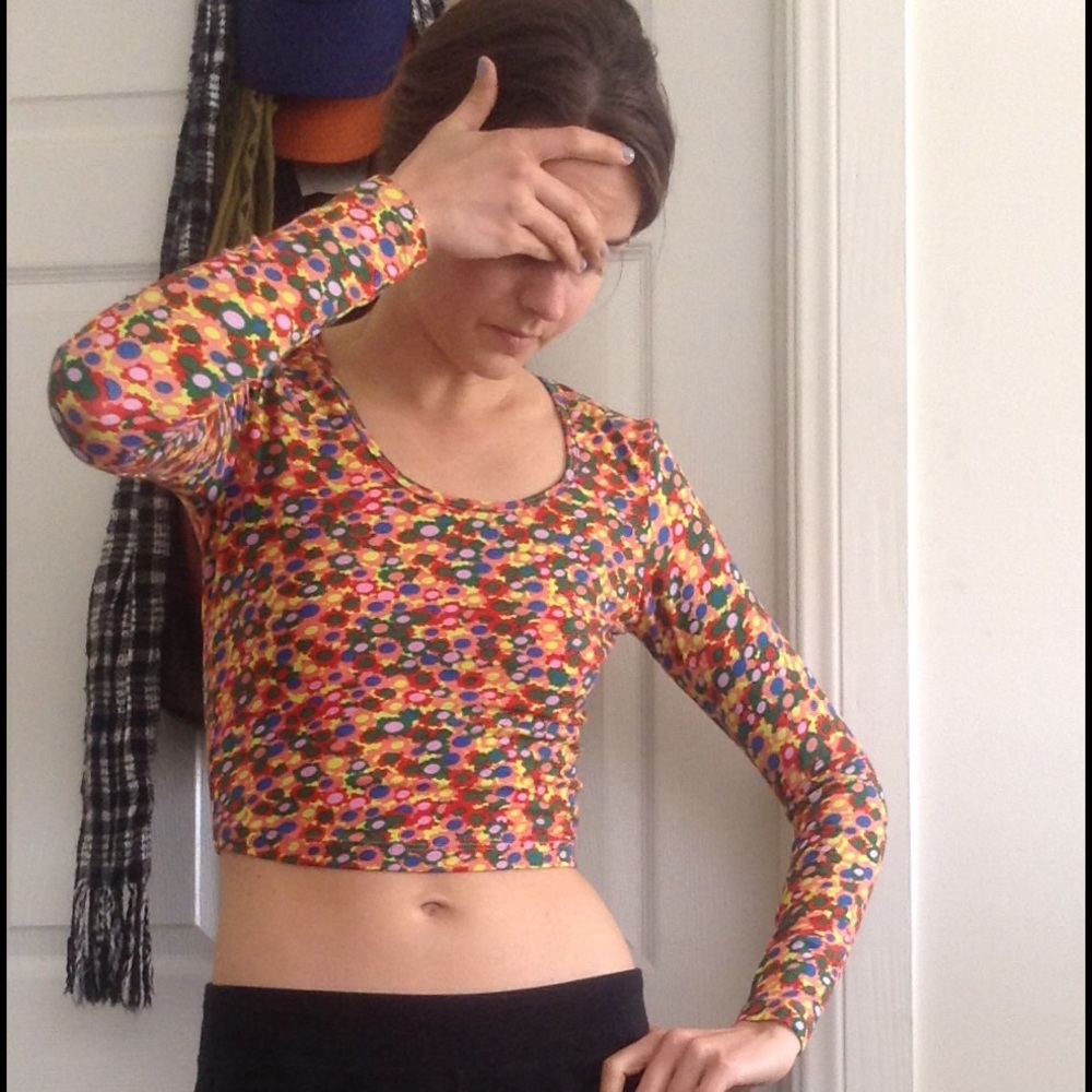 AMERICAN APPAREL SM flower long sleeve crop top
