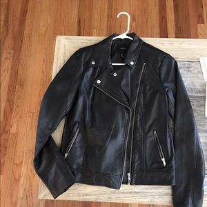 NEVER WORN BLACK FAUX LEATHER SMALL MOTO JACKET