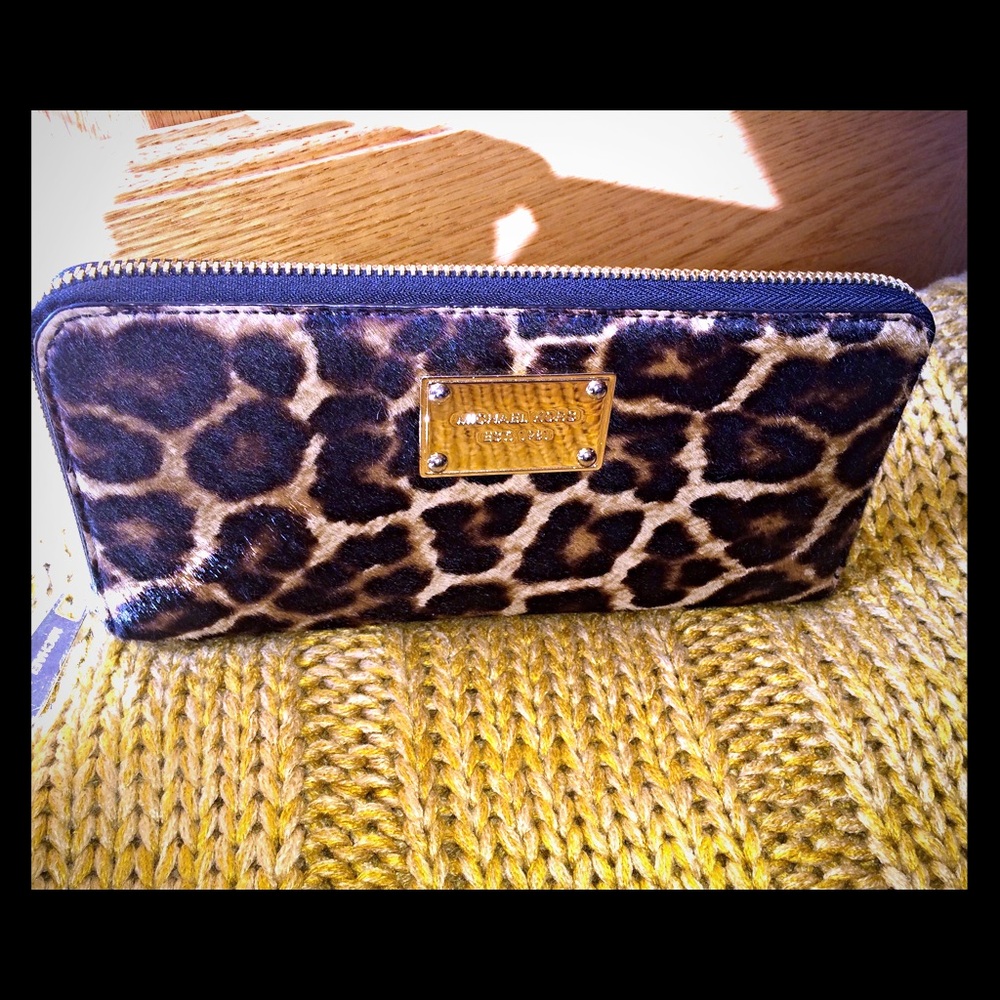 MK Jet Set Continental Wallet