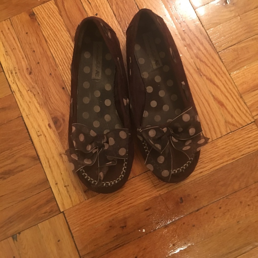 Brown flats Size: 6