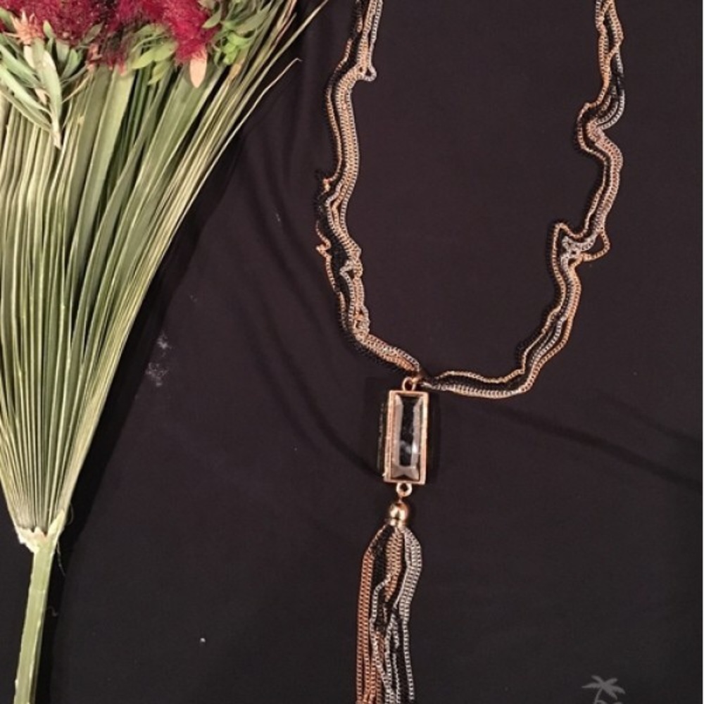 SQUARE CRYSTAL NECKLACE