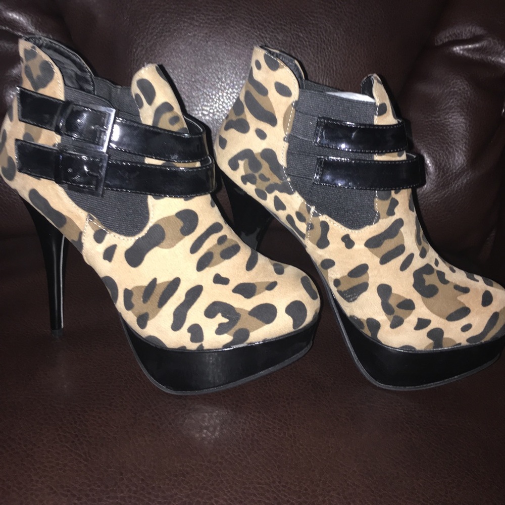 Bamboo stiletto boots