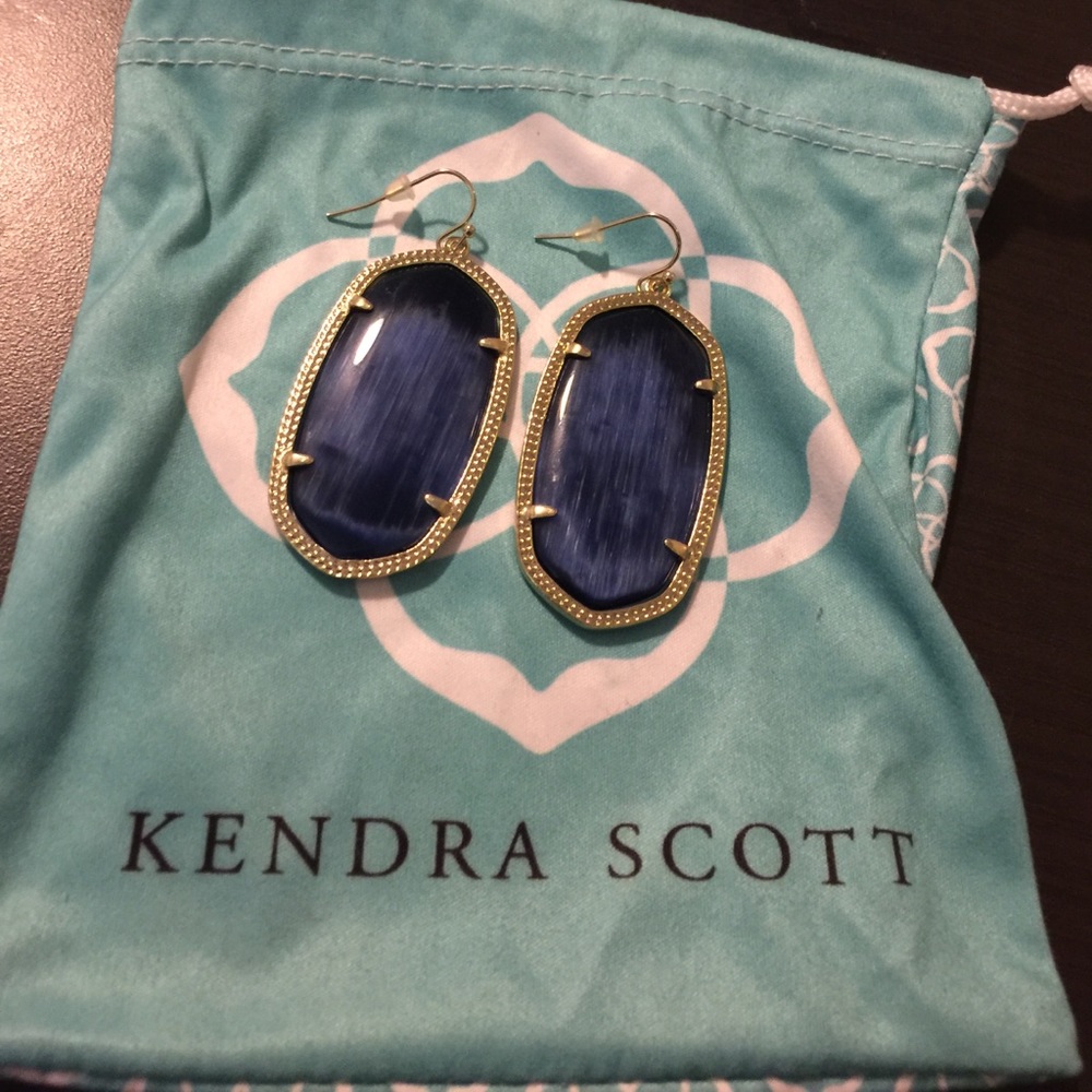 Kendra Scott Danielle earrings