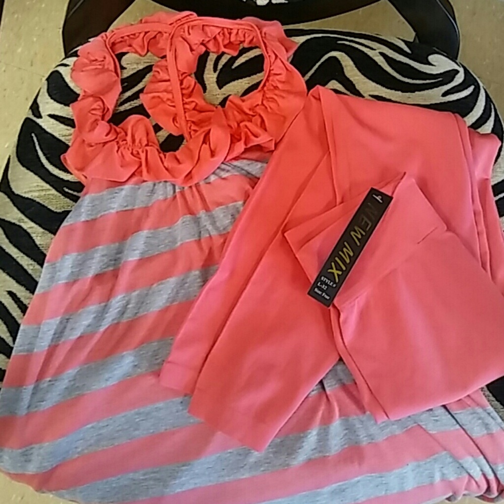 Super cute coral n grey tunic n leggings