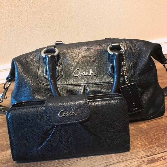 Coach Handbags - 🔥COACH BUNDLE🔥 Leather Ashley Purse & Wallet