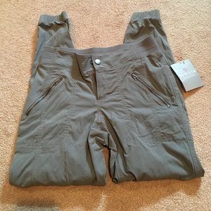 SALE ✨ NWT Athleta Trekkie Jogger Pants
