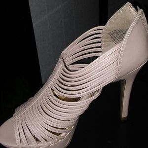 Women's nude heels make offer