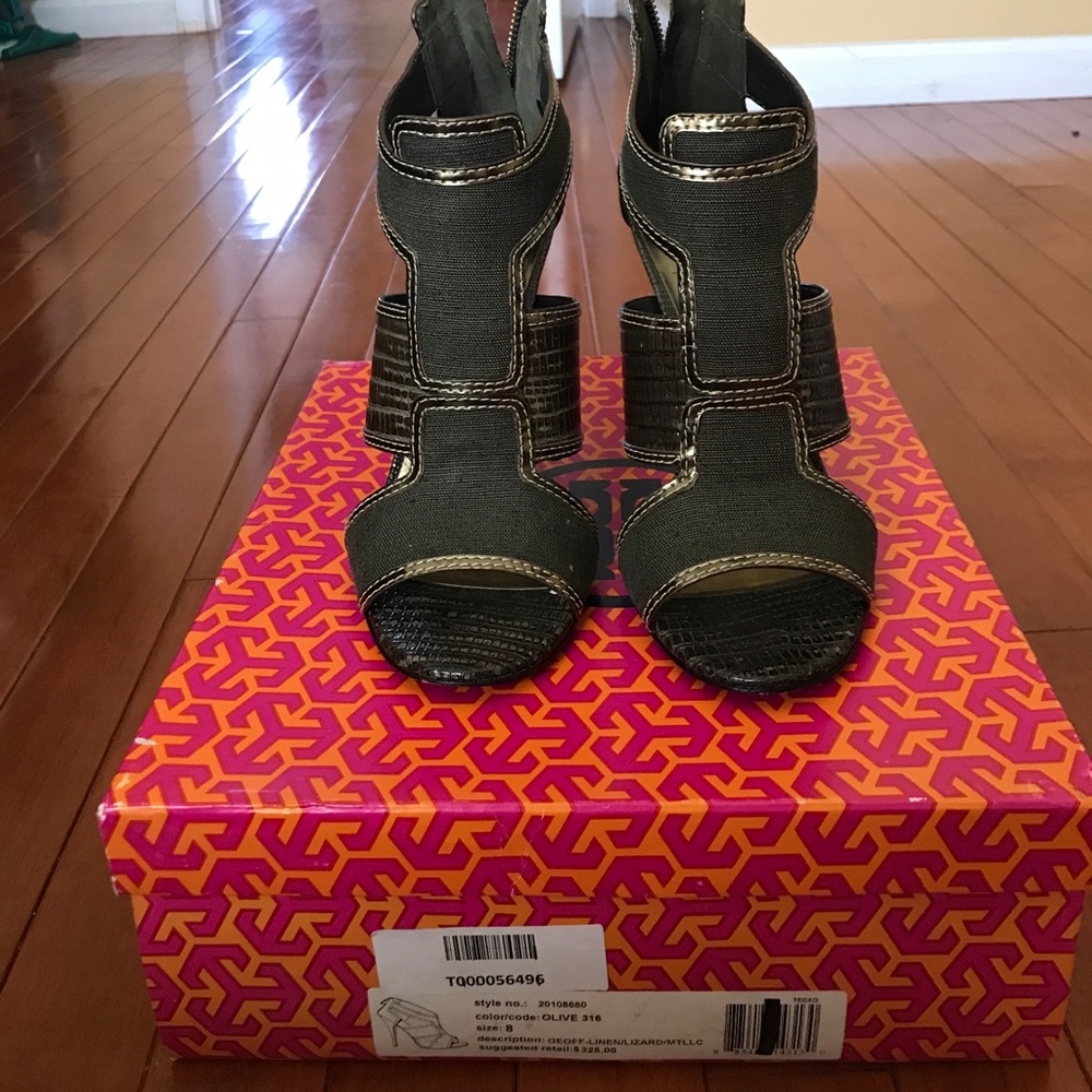 TORY BURCH! Lovely heels!