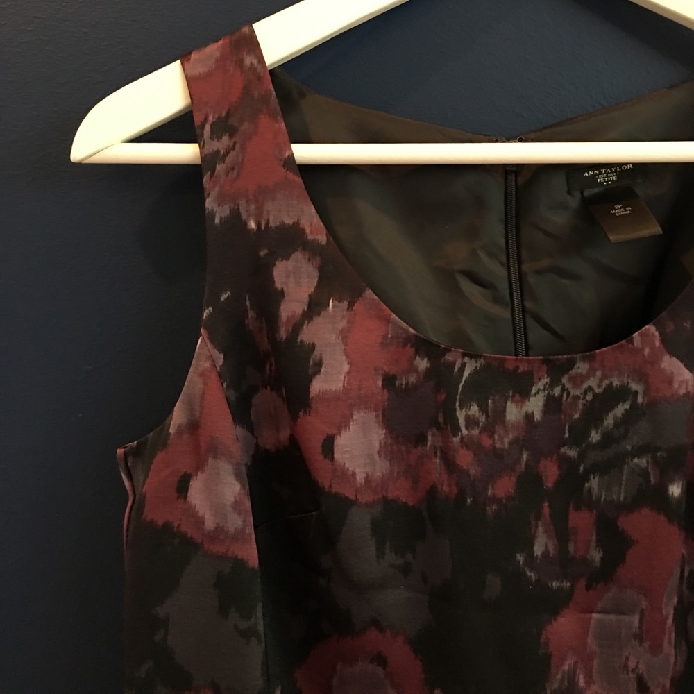 Gorgeous watercolor sheath dress. - Picture 3 of 4