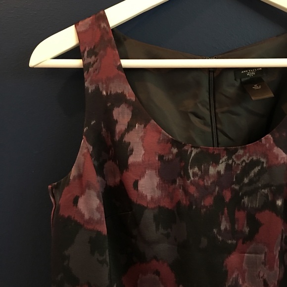 Gorgeous watercolor sheath dress. - Picture 3 of 4