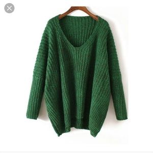 OLIVE GREEN OVERSIZED SWEATER