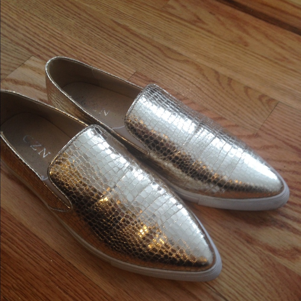 Gold pointy sneakers