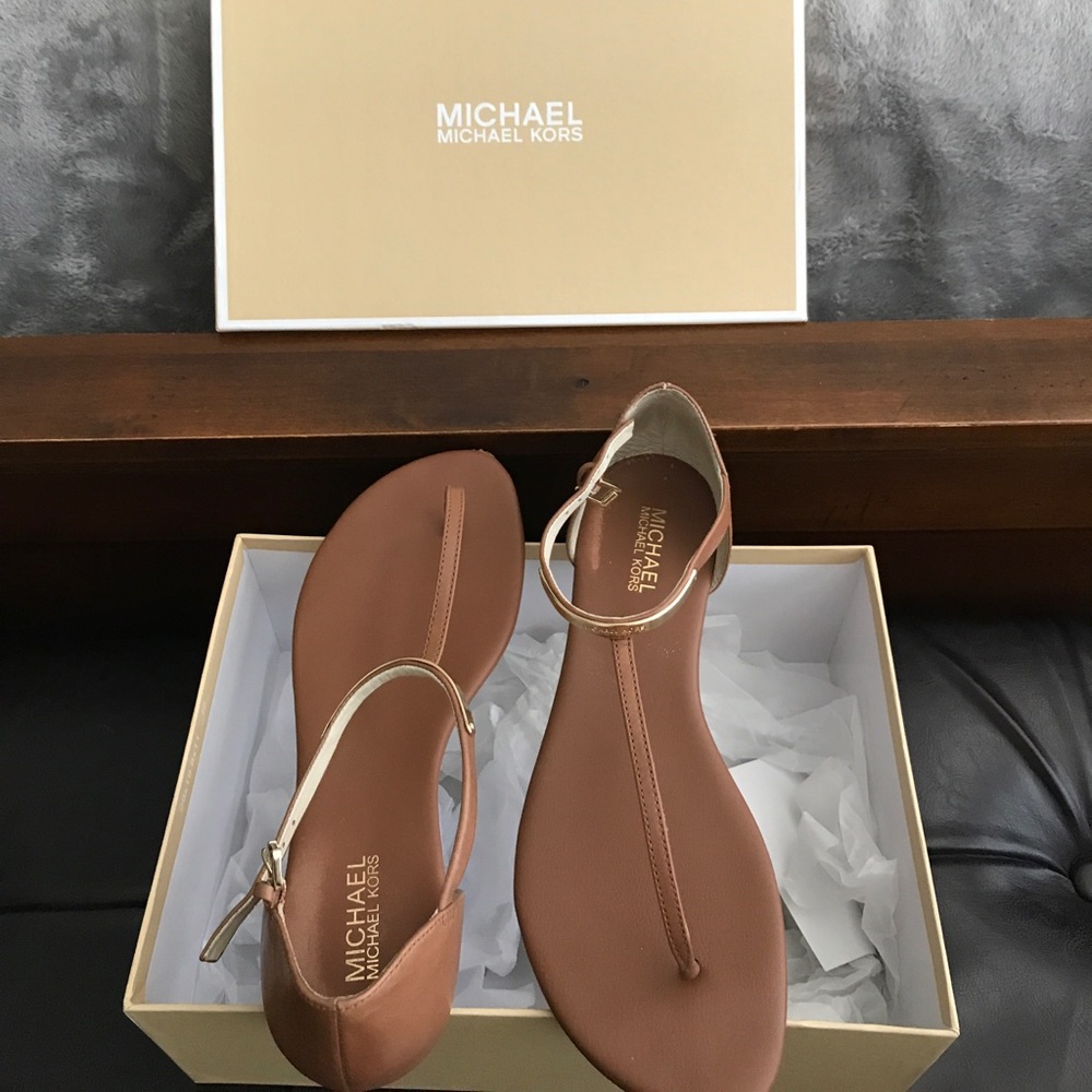 MICHAEL Michael Kors Kristen thong sandal