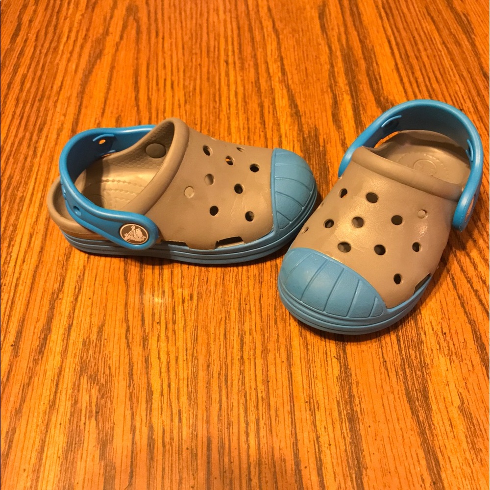 Toddler crocs size 6