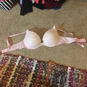 Pink Victoria's secret bra