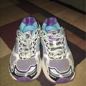 Brooks Ghost Tennis shoes