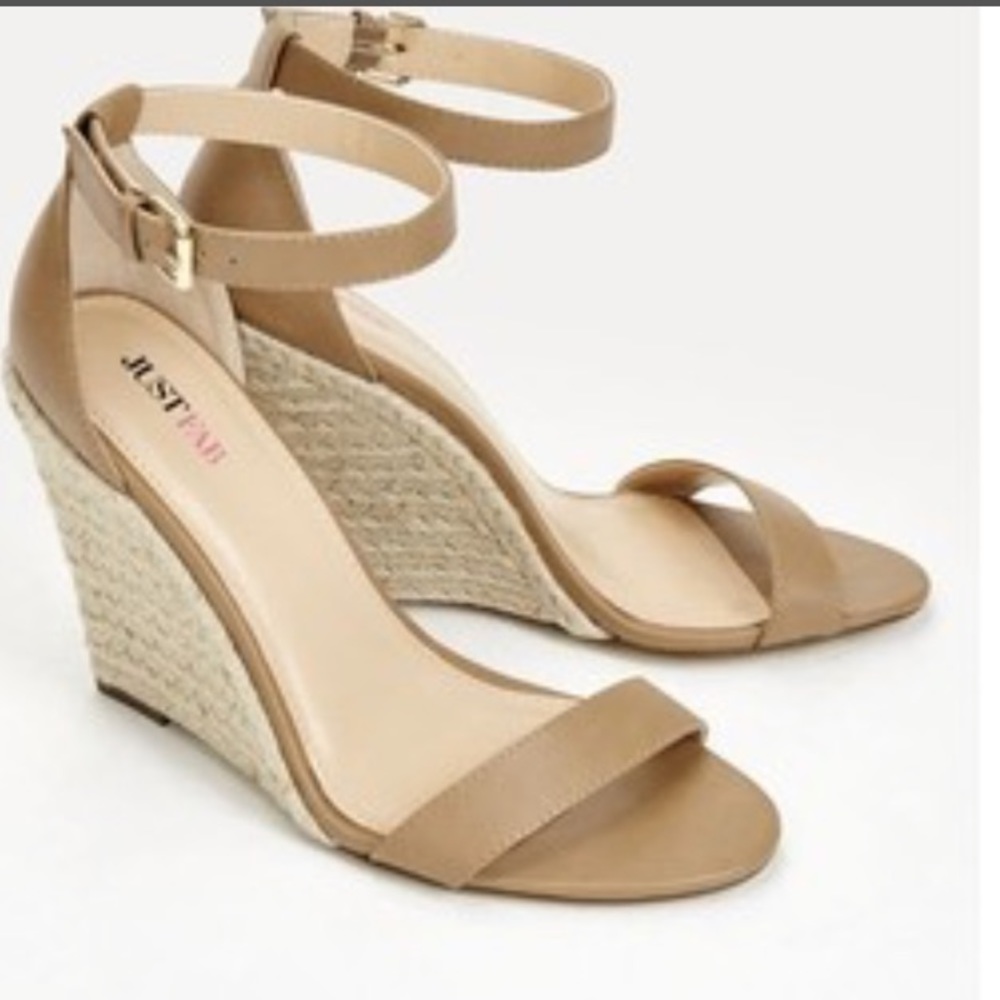 NEW Tan Strappy wedge