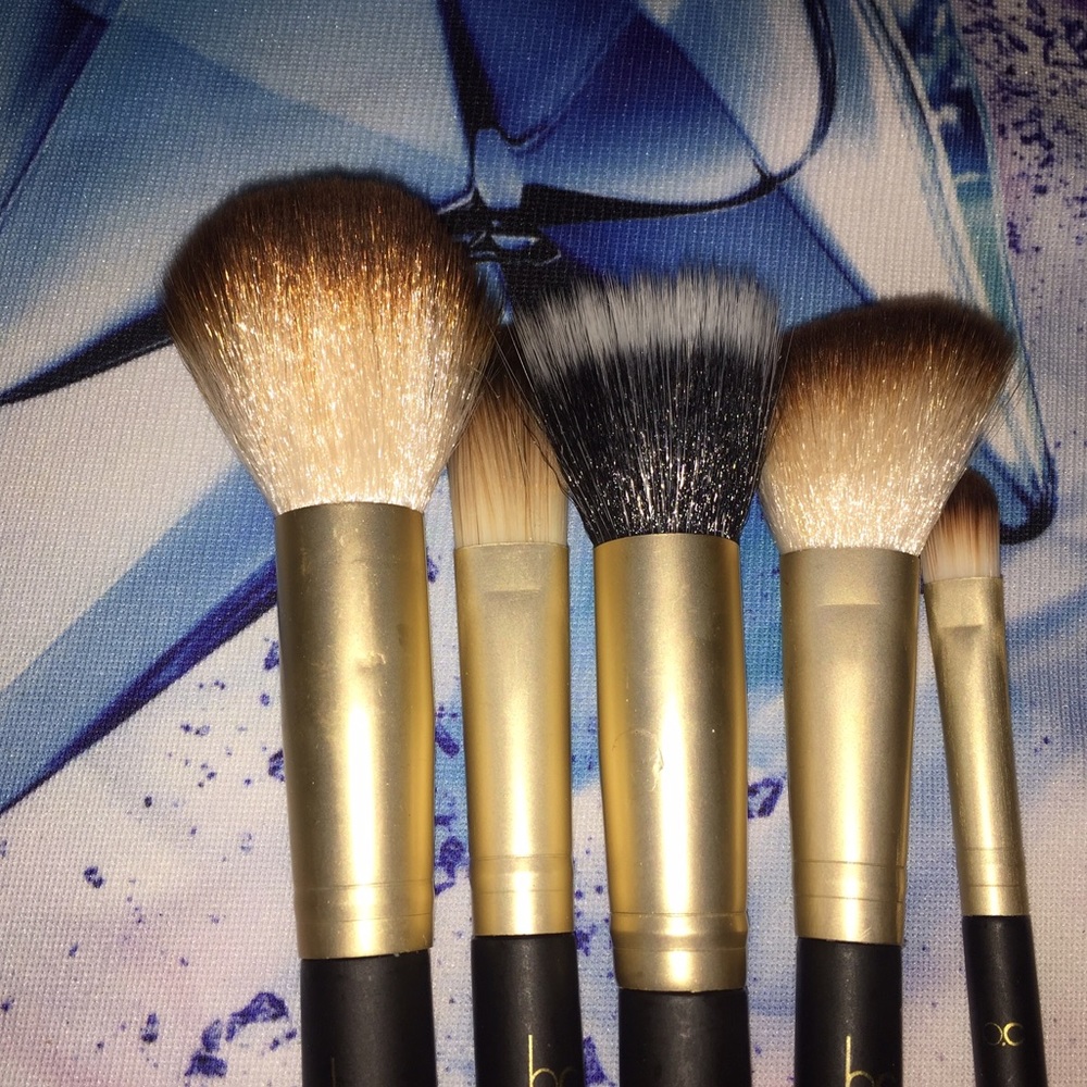 MAKEUP BRUSH SET