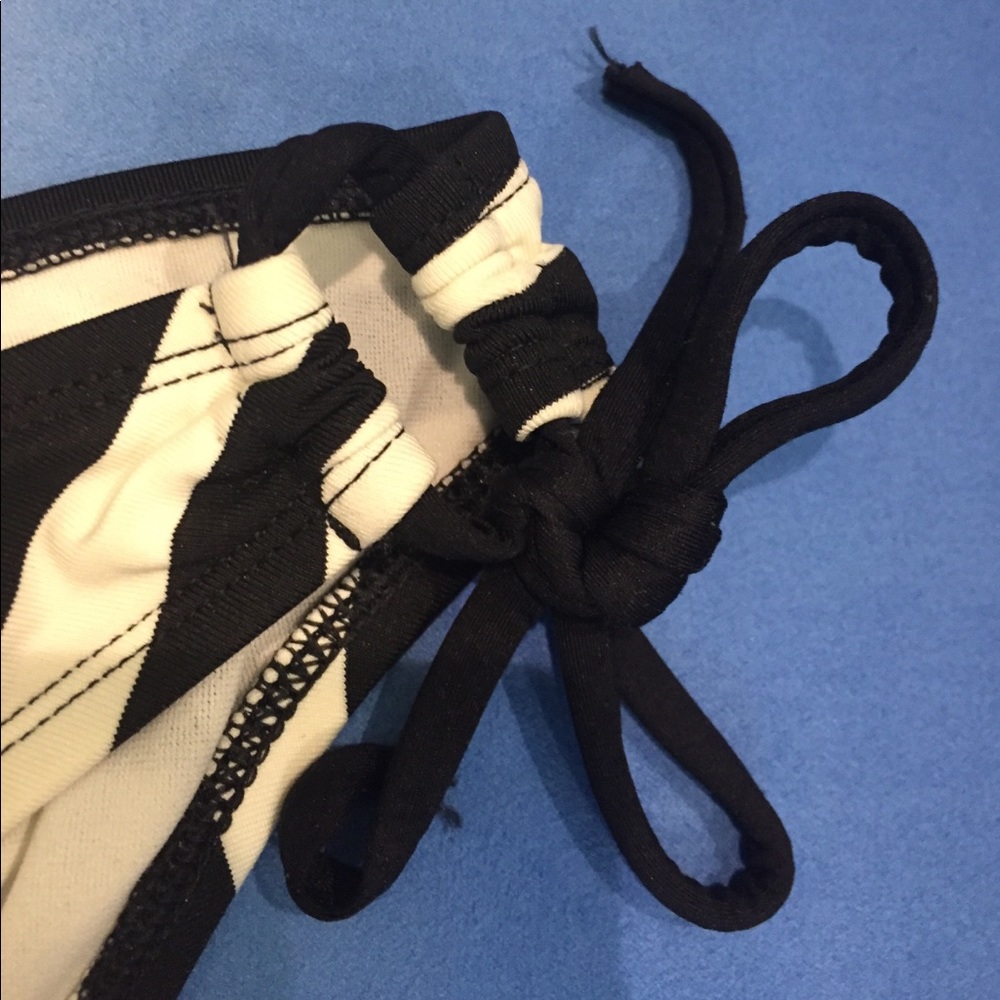Size medium Ella Moss black & white bikini  - Picture 4 of 5